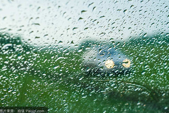 汽车防雨剂真的能防雨吗？记者实测：管用！
